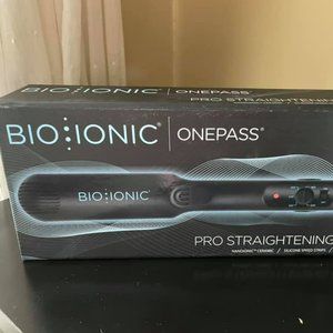 Bio Ionic one pass flat iron 1.5"
